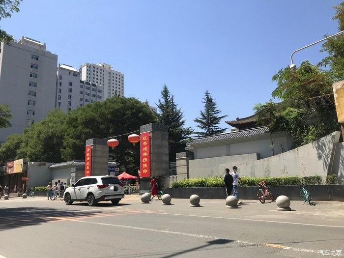 庆祝欧蓝德光荣拿下14000里程回母校看看