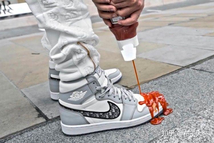 我身边的朋友们在尽力地告诉读者们相比当耐克阿迪的韭菜而言,那些假