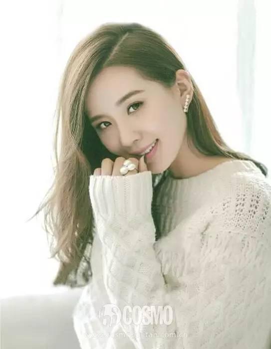 赵薇拥有好皮肤的张馨予,拍证件照也是很ok的.