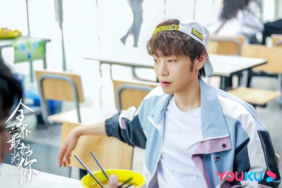 全世界最好的你片尾曲视频 v2-5d54e25170daf8707a793453b37d96ad_r.jpg