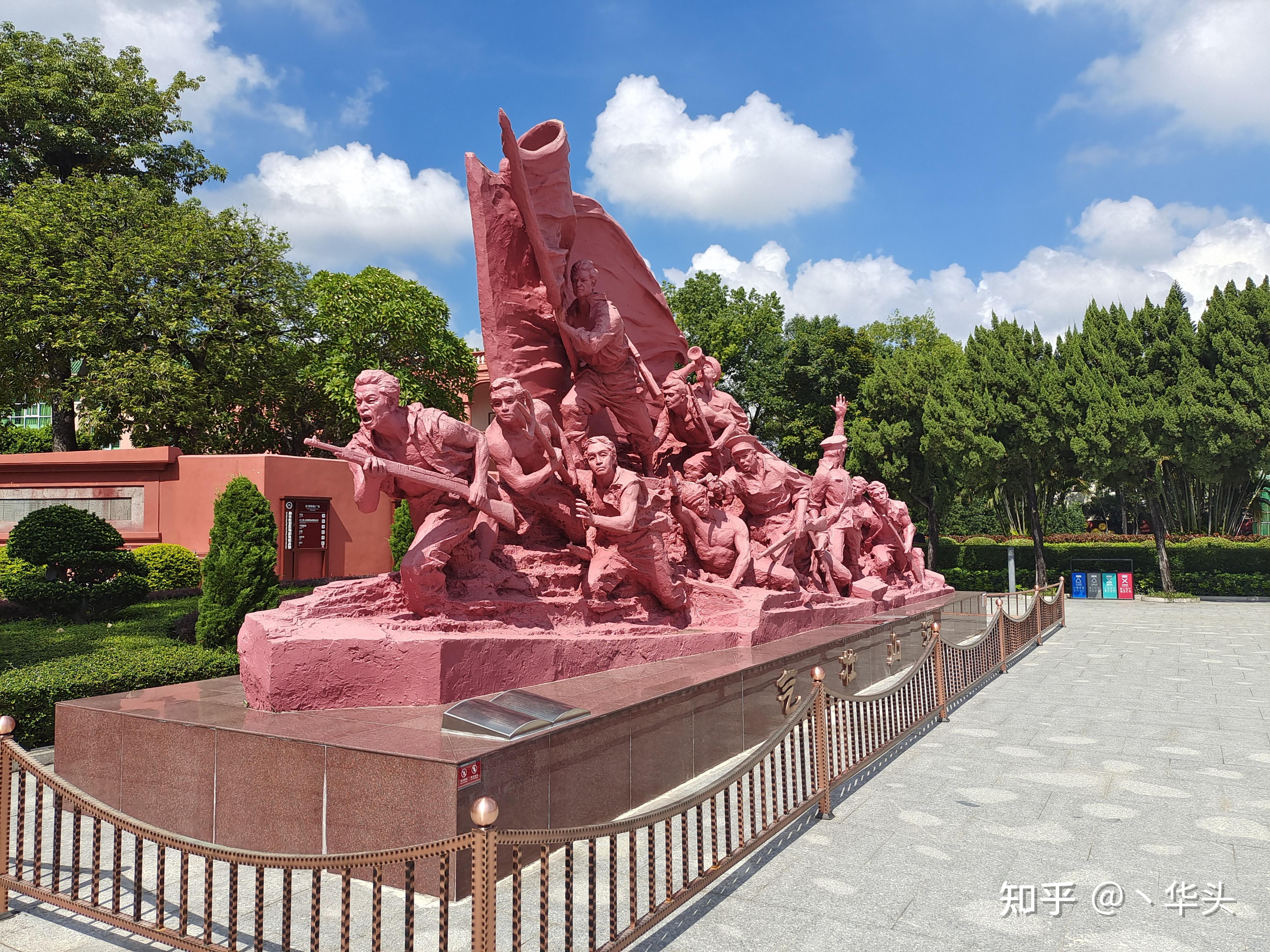 今天带着家人一起来到海丰县海丰红宫红场旧址进行学习,它经历了多年