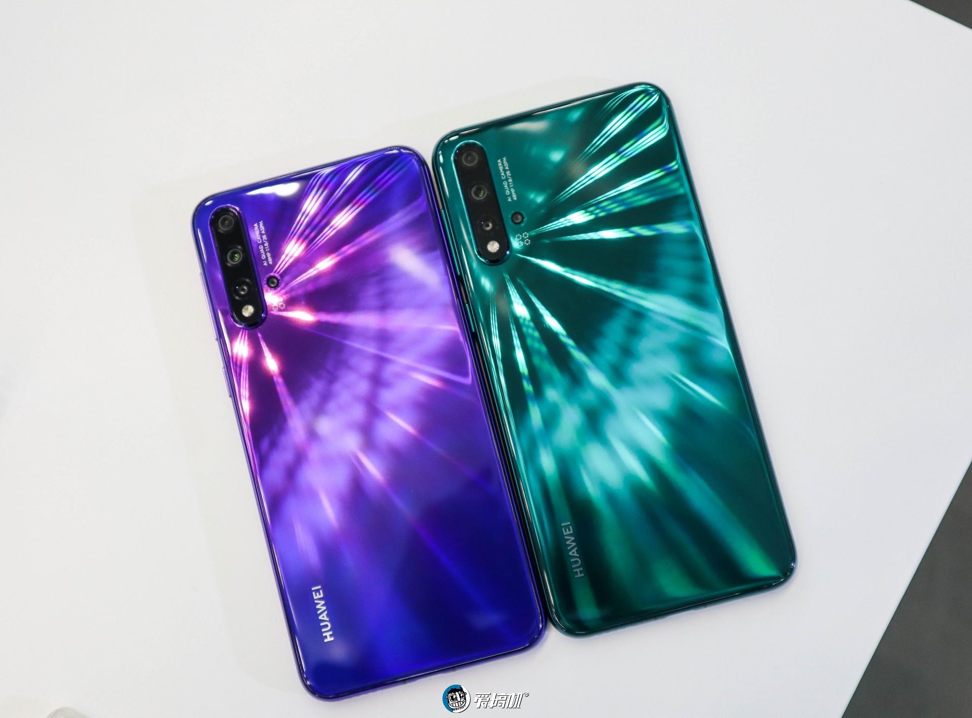 华为 nova 5 系列现场上手图赏:后盖真的很闪