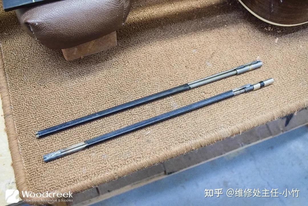 不匹配的钢筋尺寸无法埋入钢筋槽内,而过小的钢筋将无法调节琴颈