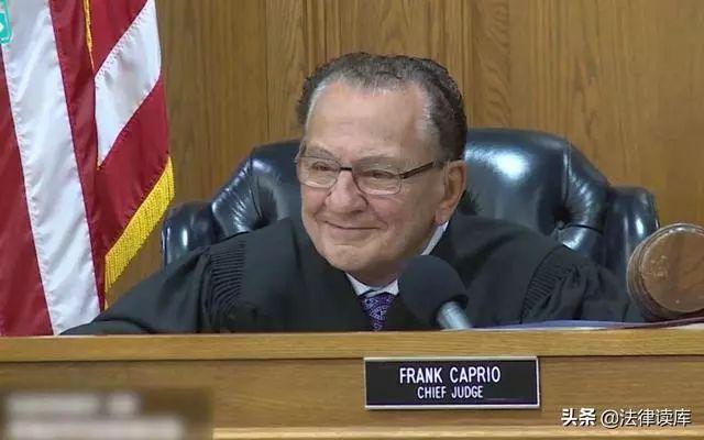 美国法官frank caprio图片