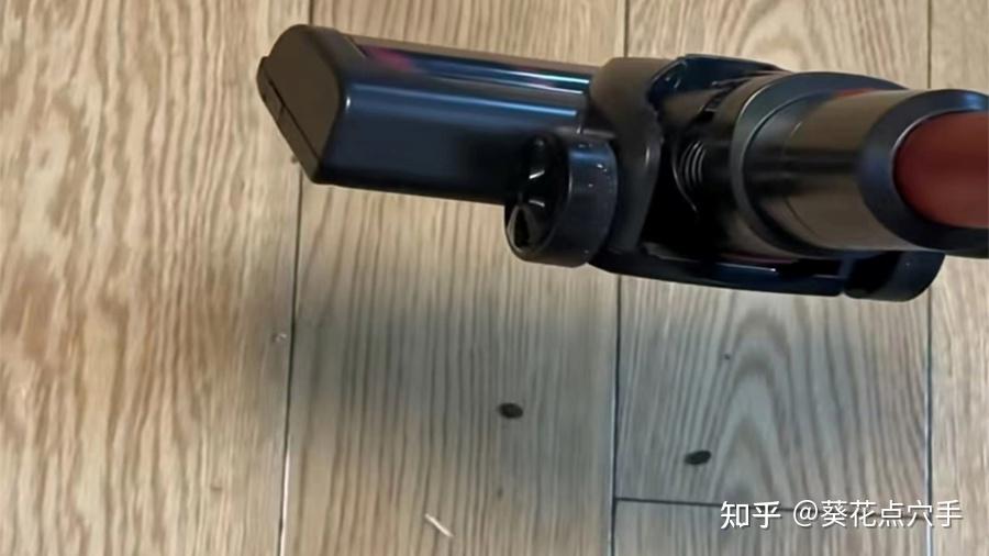 家里用的吸尘器到底哪个牌子更靠谱？想找一款真正值得买的机型，别光看参数。这篇文章把重量、吸力、显尘这几个最影响日常体验的点掰开讲清楚，顺便对比了CEWEY、米家、海尔三款，看完你就知道怎么选了