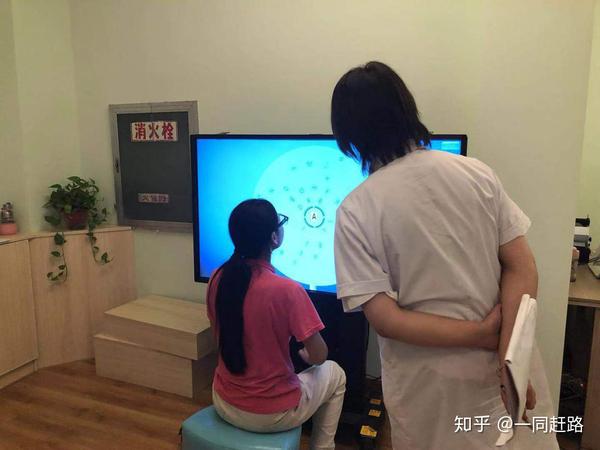 透过童眼审视人性的多面性