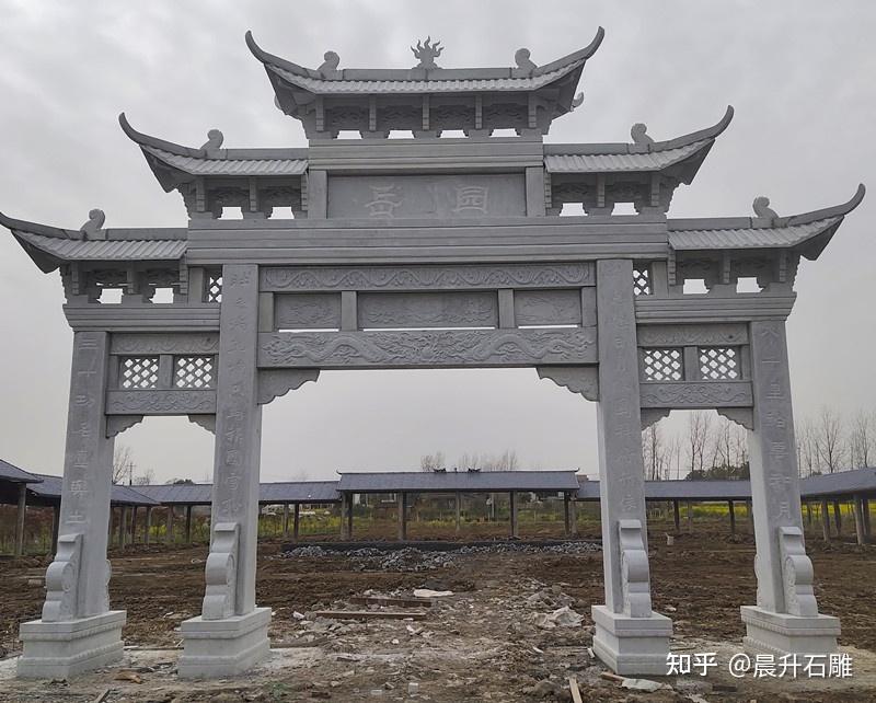 对于乡村石材门楼介绍多是停留和艺术装修来展示村庄