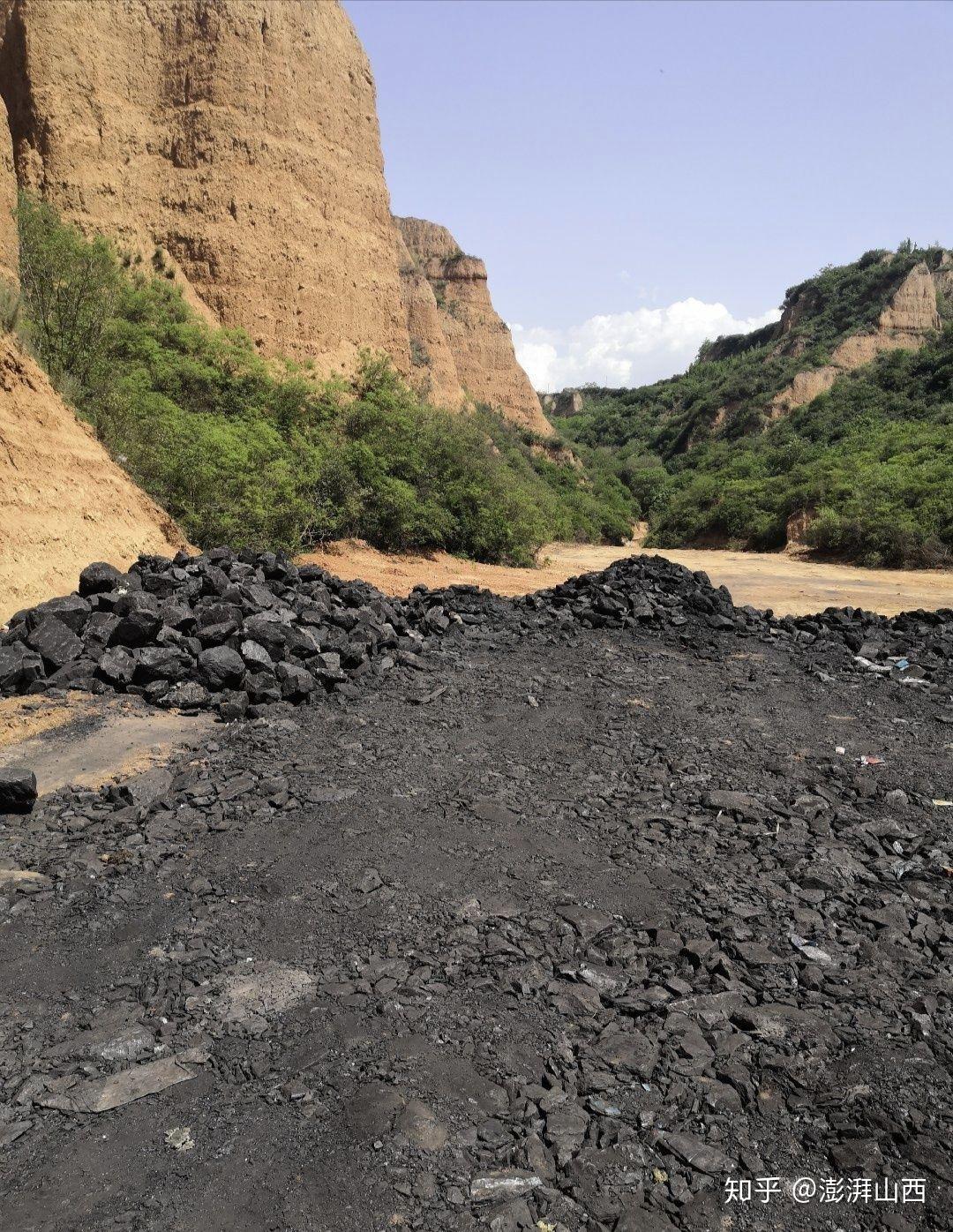 山西翼城:隆华镇一处煤矸石山污染环境三防措施未完善并存在安全隐患