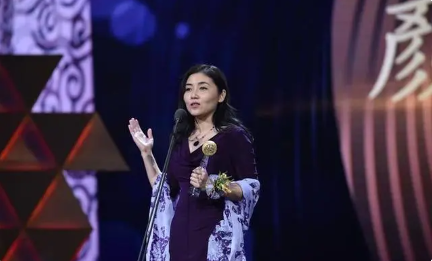 45岁颜宁未婚当选科学院院士,她的选择早在波伏瓦年代就已给出了答案