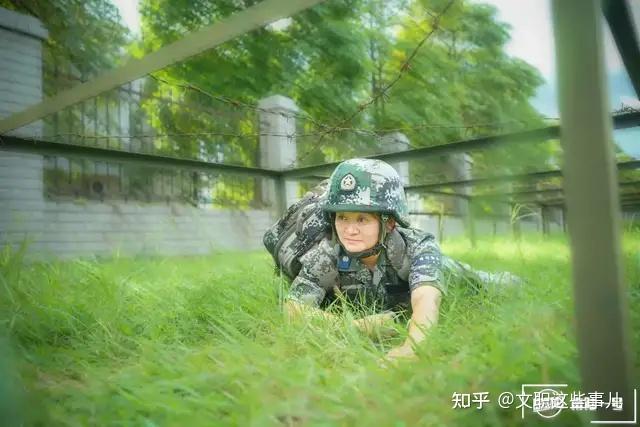 军队文职丨增添兵味!最美“孔雀蓝”,就位! - 知乎
