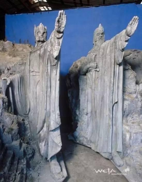 配图看魔戒50穿渡安都因河下亚苟纳斯巨像诸王之柱