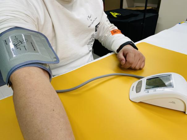 爱奥乐电子血压计试用体验,家用监测血压竟这么简单 - 知乎