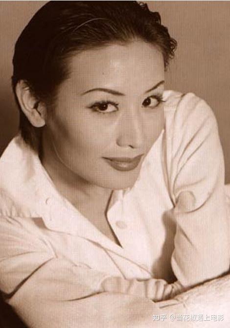 49岁胡兵感情坎坷,前女友削发为尼,与柯蓝恋情成谜,至今单身 - 知乎