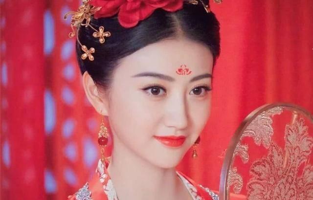 古装剧里的新娘红妆李沁妩媚景甜柔和佟丽娅梨花带雨惹人怜