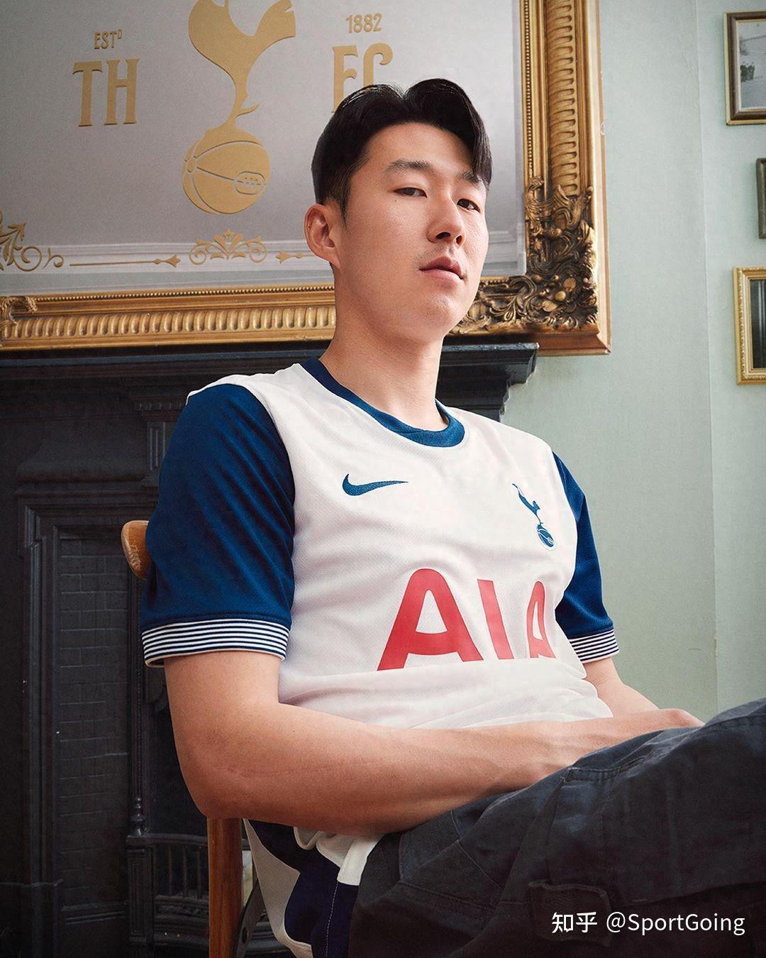 热刺推出 24/25 赛季主场球衣,彰显怀旧情怀