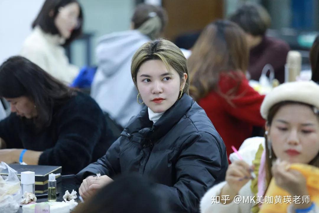 美咖纹绣纹绣师做好美瞳线一定要注意的操作细节