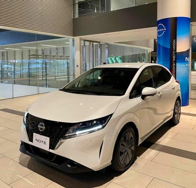 混动配旋转座椅新一代日产note实车外观比飞度更带劲儿