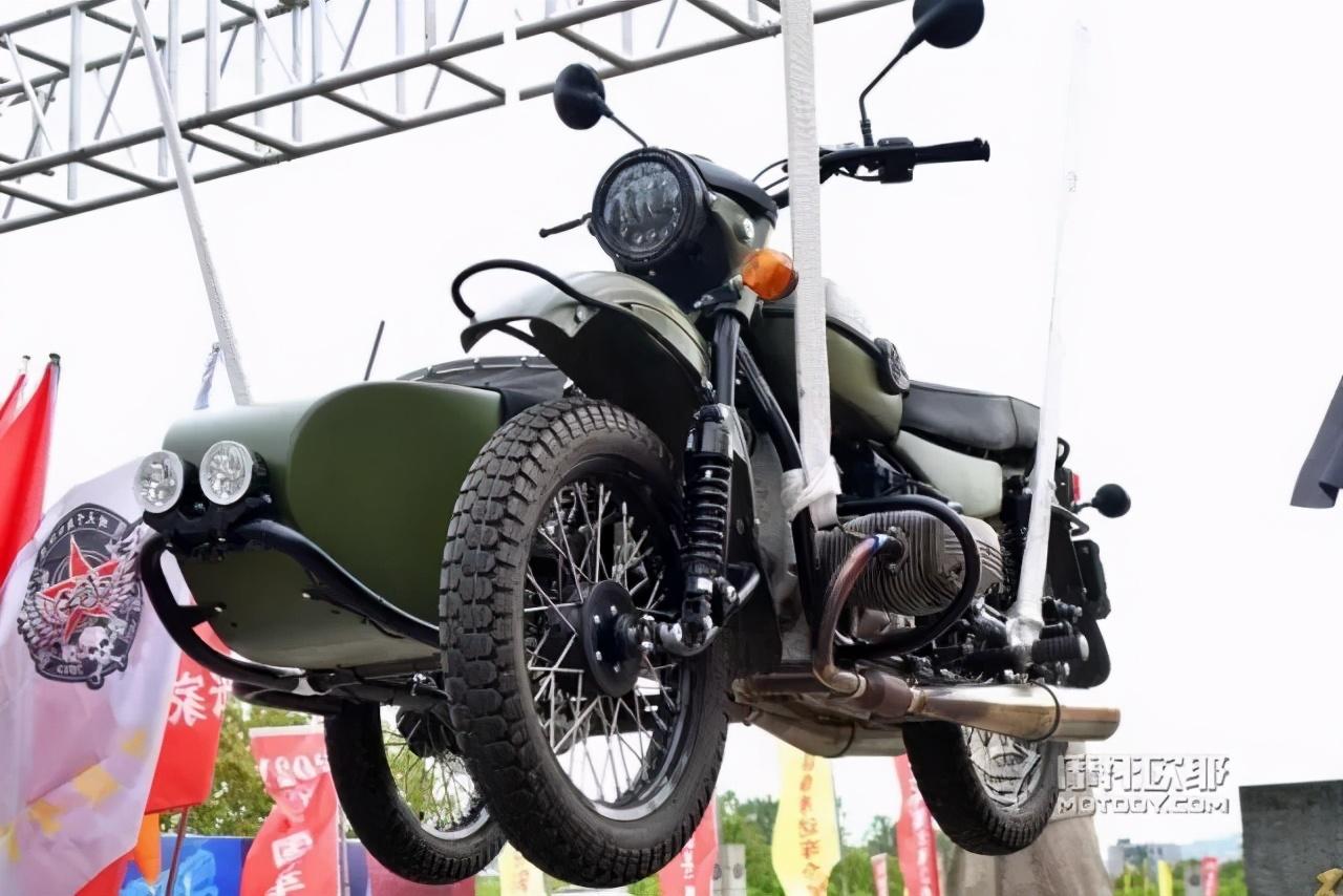 66800元国产最大排量边三轮力箭海盗800发布搭载高金v双发动机