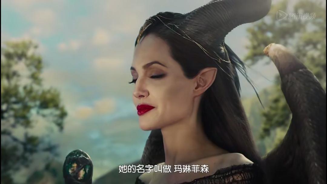 maleficent:一个靠口红色号和强大修容吸粉无数的神奇女人