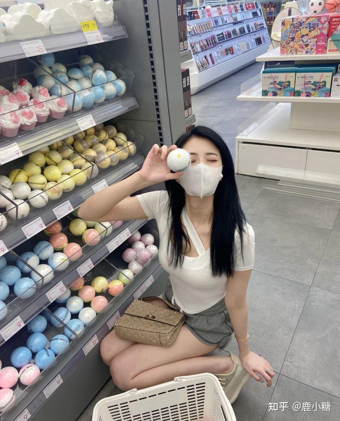 美女手机壁纸第40期纯欲风美女逛超市