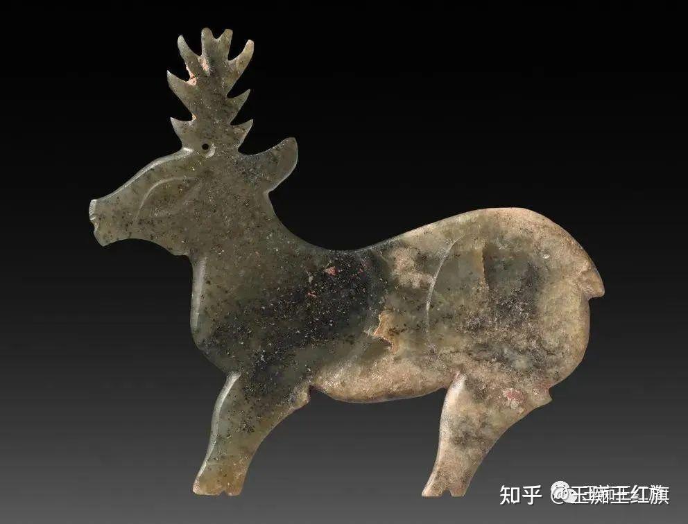 西周 玉鹿 美国克利夫兰美术馆 尾部钙化不完全,还能看到饭糁现象龙纹