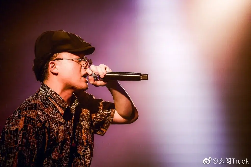 玄朗的想法简单而直白,但现实生活是复杂而困难的.