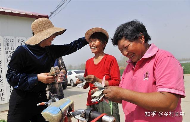 现在的农民很幸福家里拥有15万元存款如此富裕为何还不满足