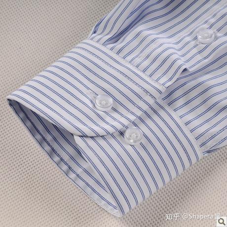 衬衫的袖口下面列举以下几种: 圆角袖口 ,截角袖口,直角袖口, 竖排