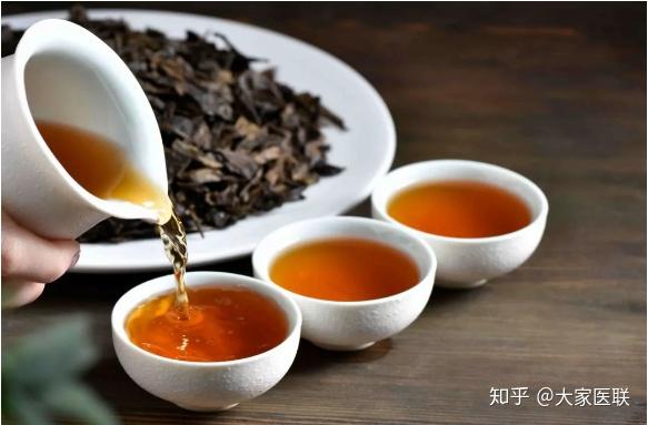 可以用茶水喝药嘛 v2-60c1ef1cdaf6d3c336506d323fb98a51_r.jpg