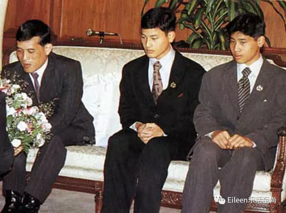 哇集拉隆功和两个儿子本来哇集拉隆功就有点担心老爹普密蓬看不上他