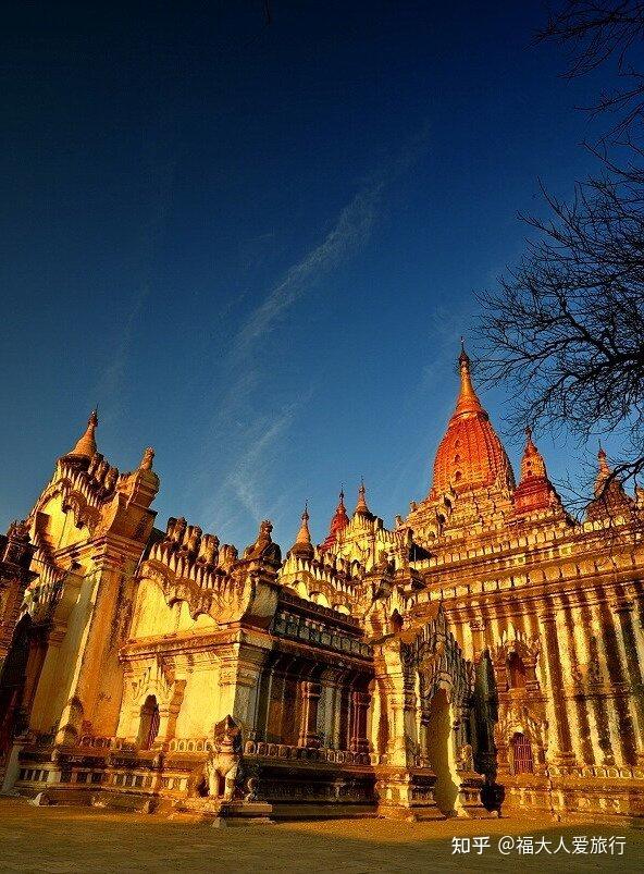 在伊洛瓦底江左岸那座出门见佛塔步步遇菩萨的古城晃荡