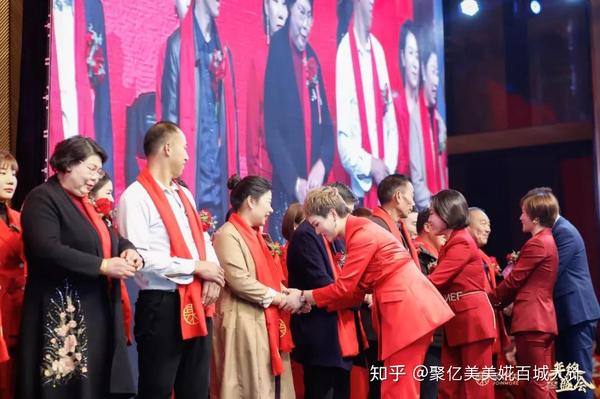 年终晚宴_晚宴小礼服_公司年终晚宴邀请函