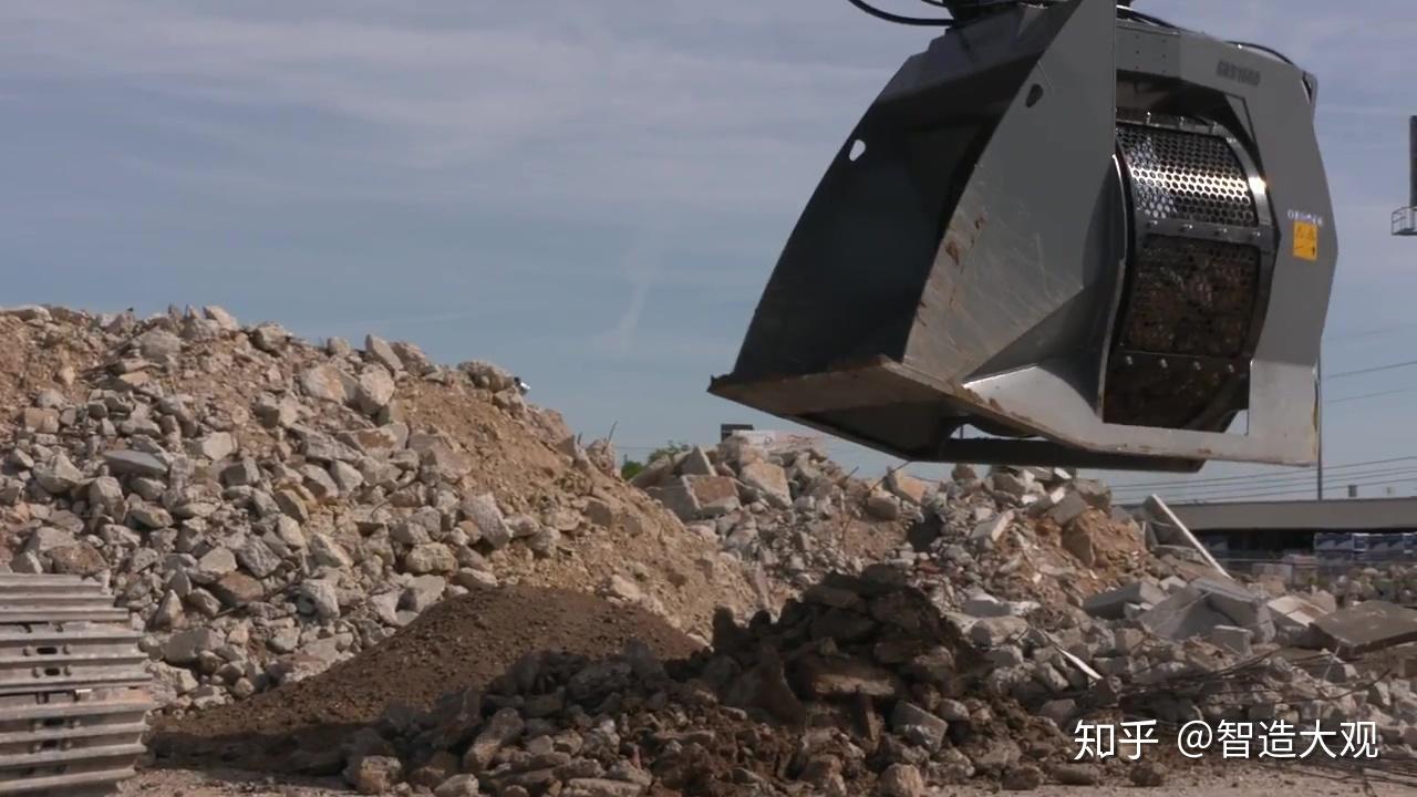 这样也行？（挖掘机旋转筛分斗视频）挖掘机筛沙斗，(图2)
