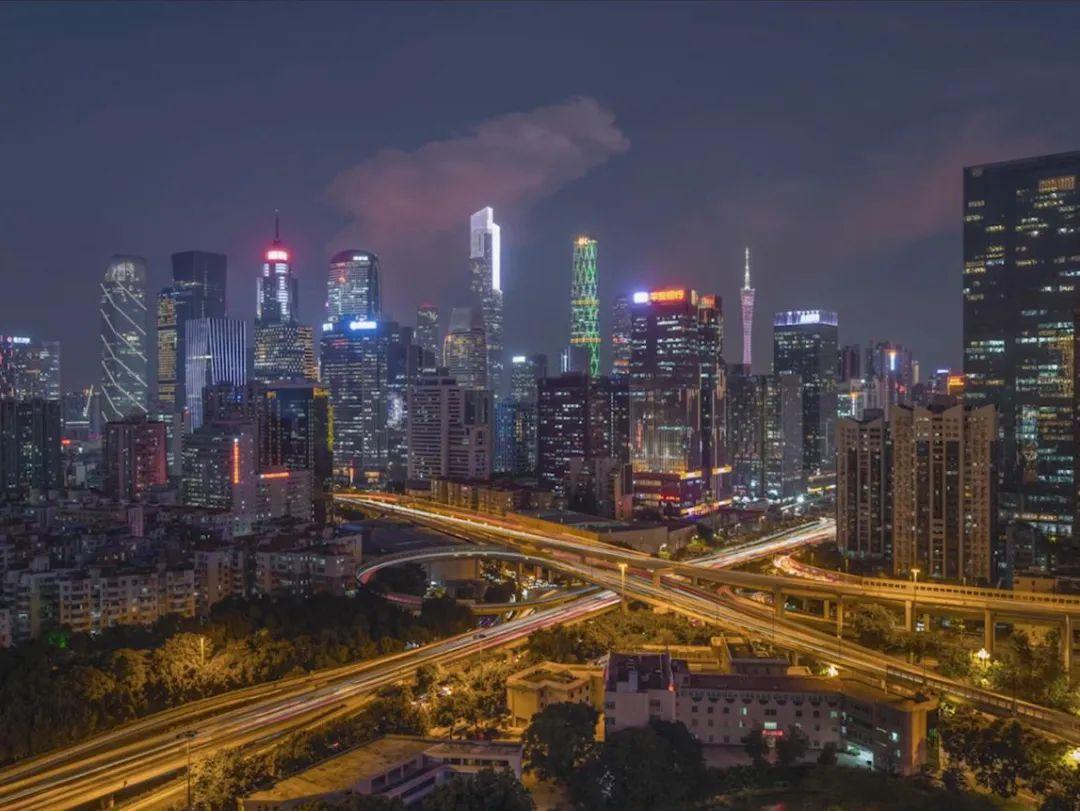 镜头丨GF20-35mm定格城市切片 视角宽广气势尽现 - 知乎