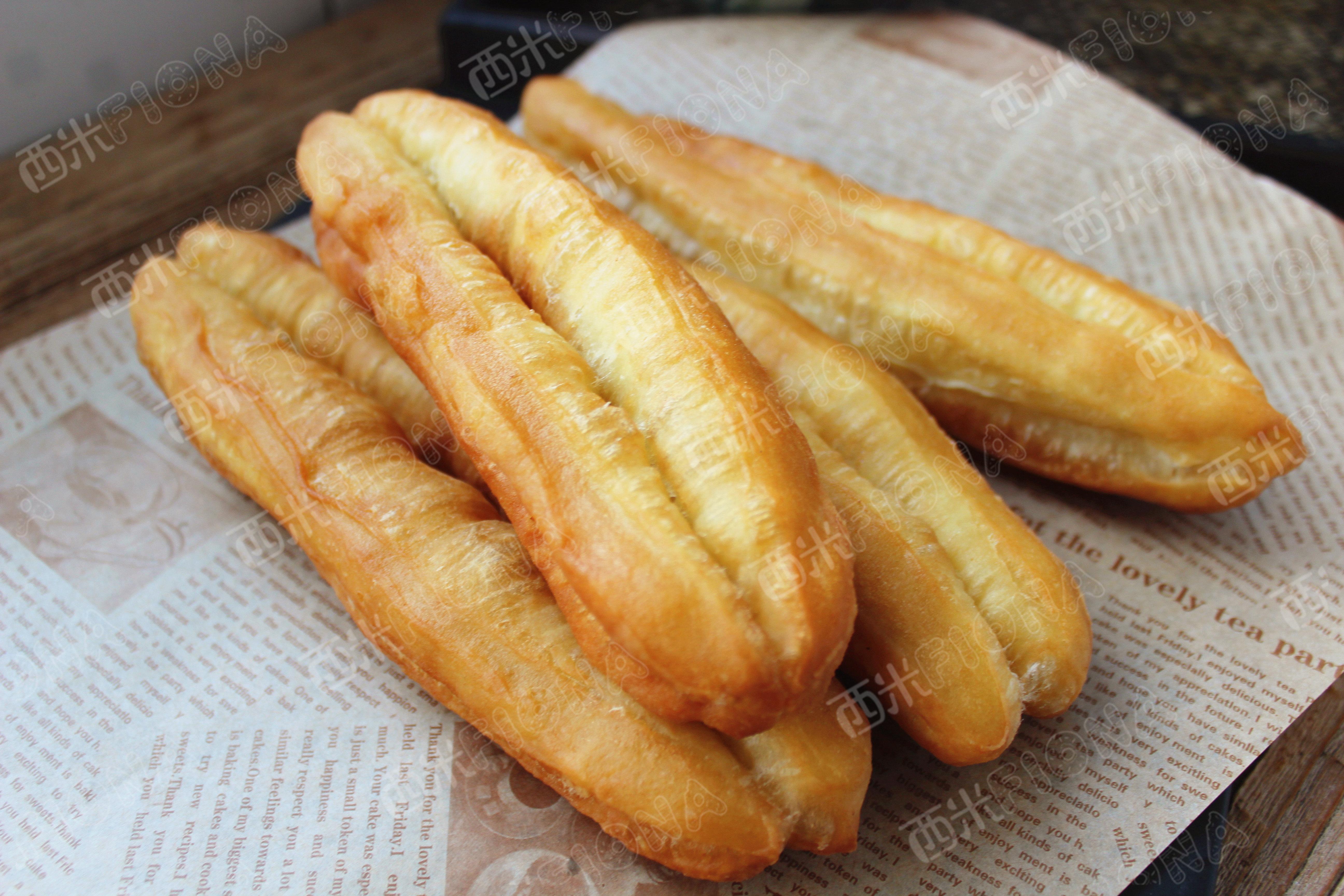 的标准进行探讨,指出健康油条的标准至少要从以下三个主要的方面考虑