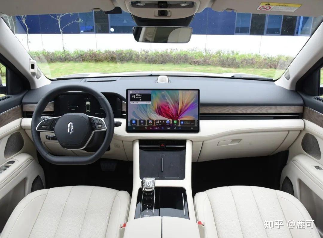 试驾问界M7丨华为加持的6座舒享SUV到底多有看点？|试驾评测|suv评测|新能源_新浪新闻