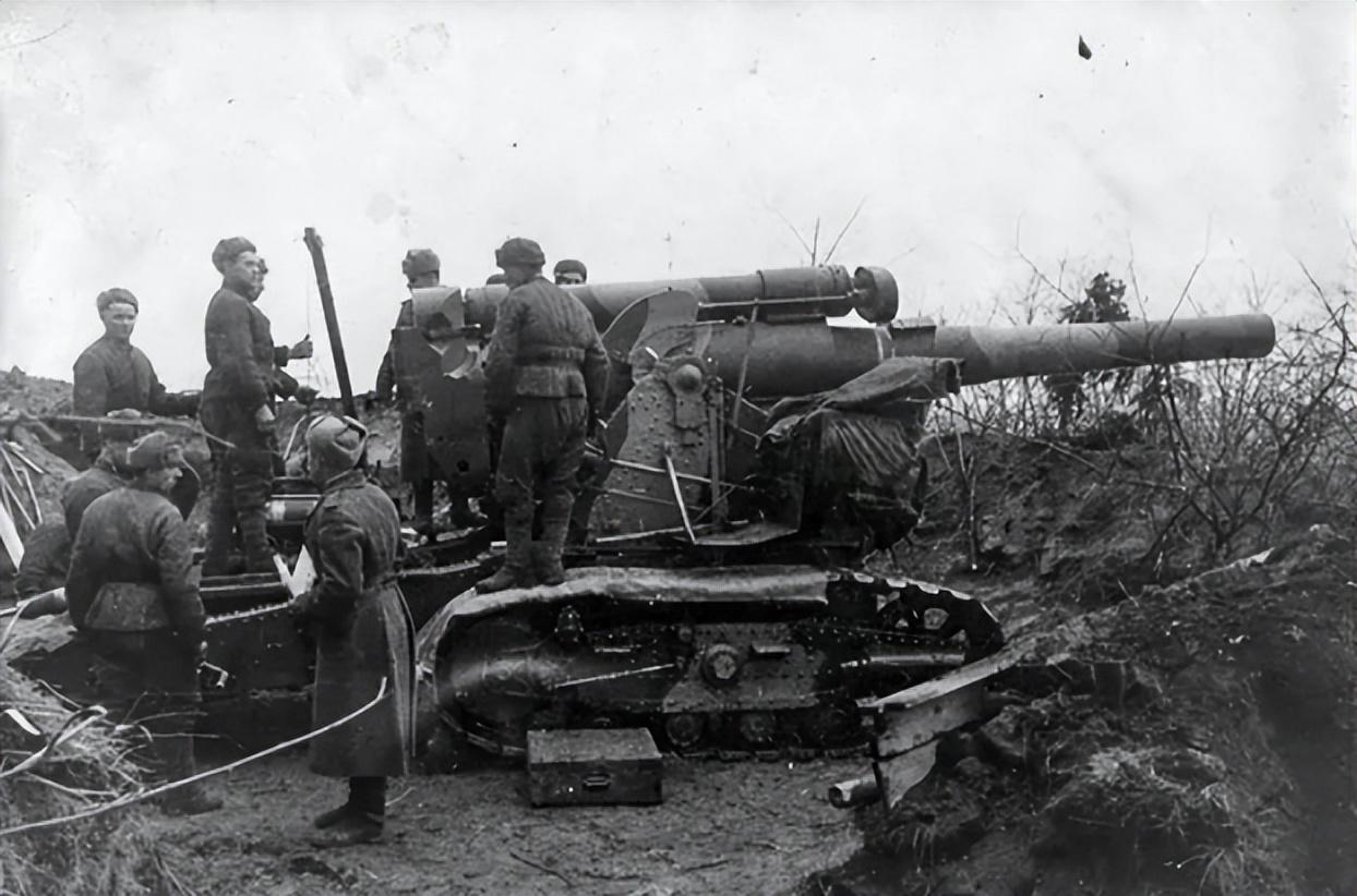 二战苏联b4榴弹炮:一炮摧毁碉堡,德军见了就逃跑,战后却被封存 