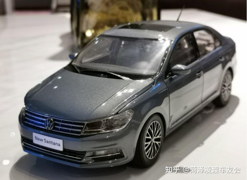 全新桑塔纳1:18锦锈蓝车模实拍(1)
