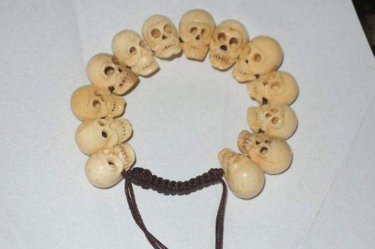 这种另类手串男人越戴越有味