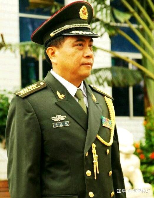 海南省军区副司令图片
