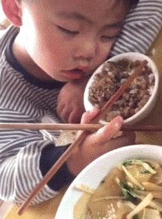 吃完饭就困，原因不只是吃太饱！还可能是4个疾病信号 - 知乎