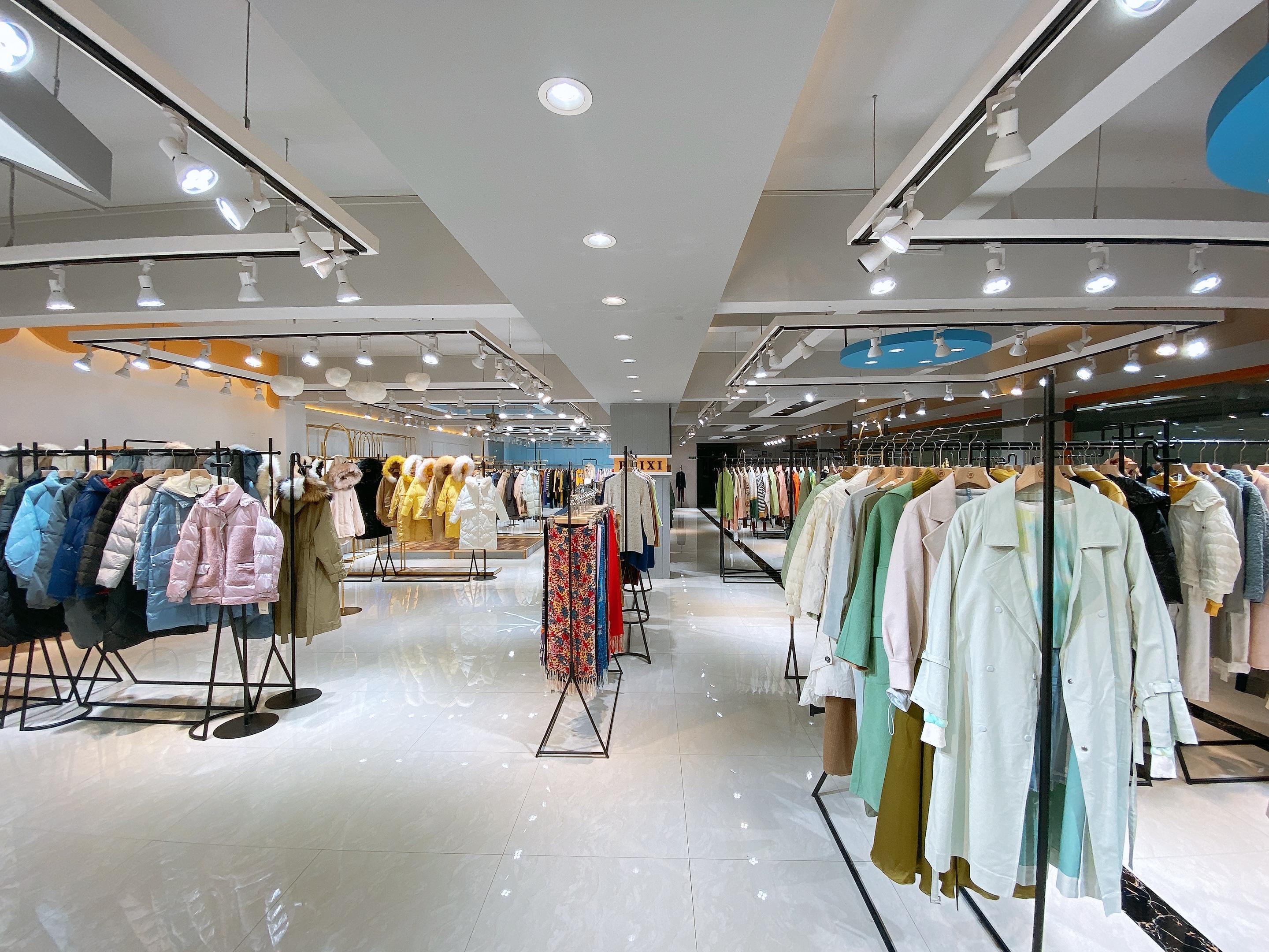 什么是折扣女装便宜又好看的折扣女装货源哪里找