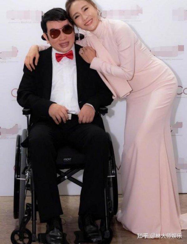 黎姿牵手老公恩爱庆12周年富豪老公写信表白生仨女儿仍受宠