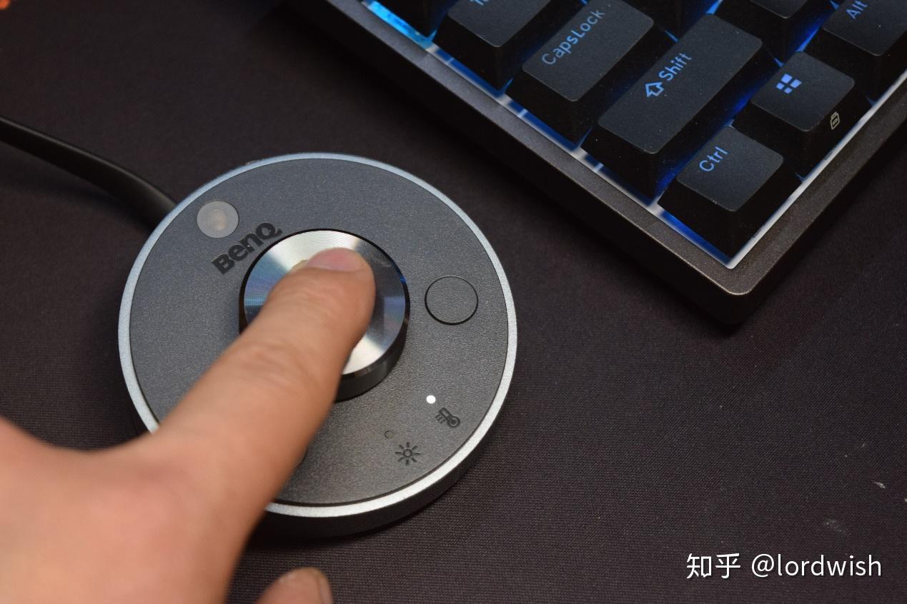 正版明基BENQ ScreenBar Plus智慧显示器挂灯安装体验点评- 知乎