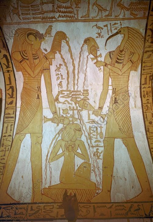 埃及-卢克索-工匠村,neferabu(nefer-abet)墓(tt5):半圆拱:死者木乃伊