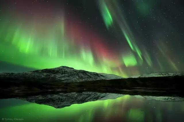 the northern lights在他們看來,哪怕看過無數的山和大海只要缺了夜空