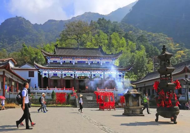 索道—許願橋—紫極宮—猴谷—盡心橋—石鼓寺—武功山遊客服務中心