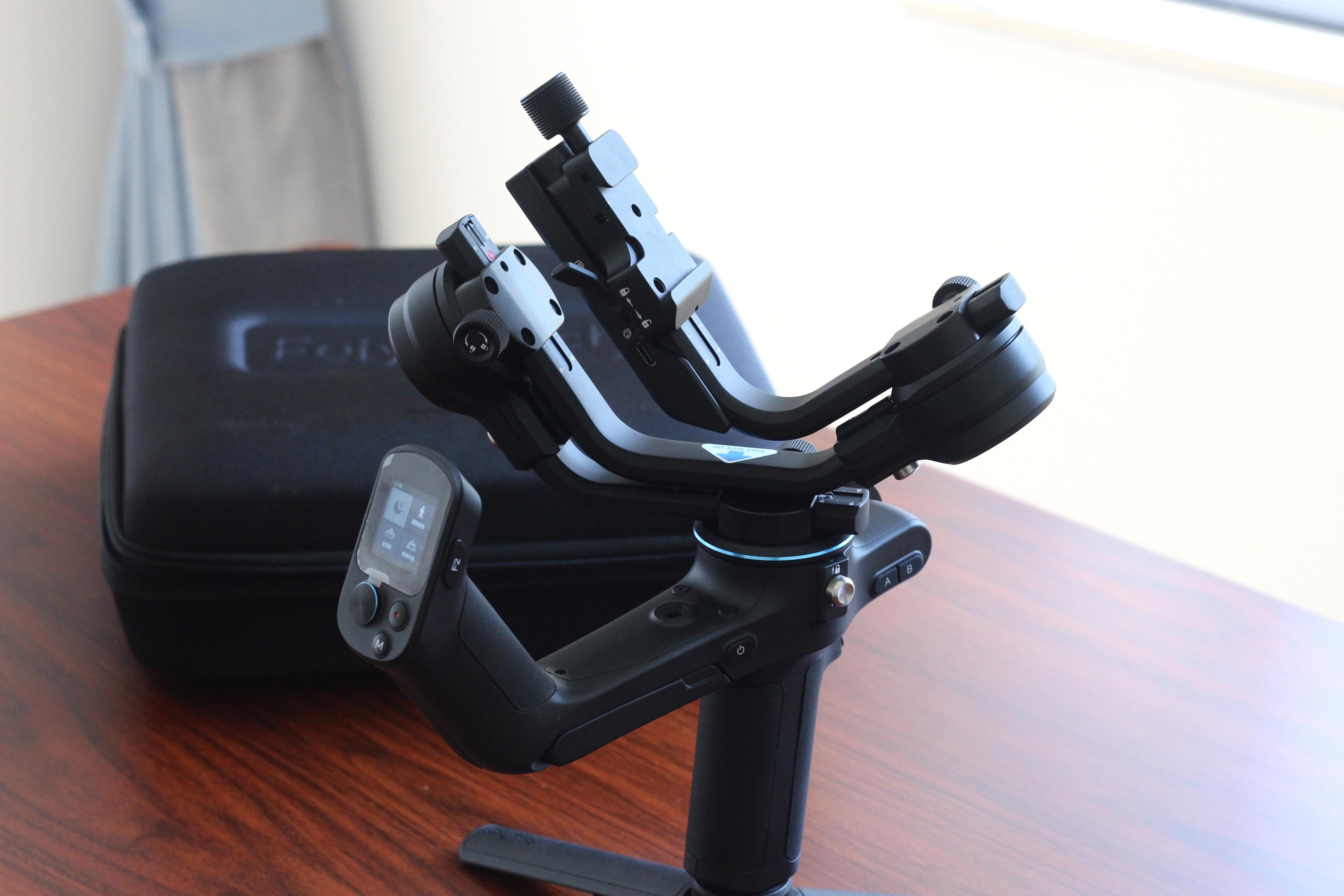 飞宇蝎子三轴相机手持稳定器体验这是一款身怀绝技的稳定器