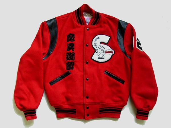 michaeljackson经常穿的棒球服叫什么啊