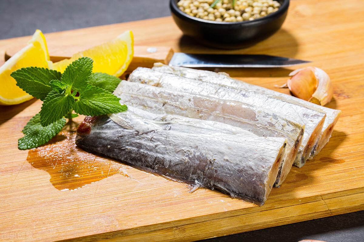 买带鱼时聪明人专挑这4种买鱼肉新鲜品种优质营养又美味